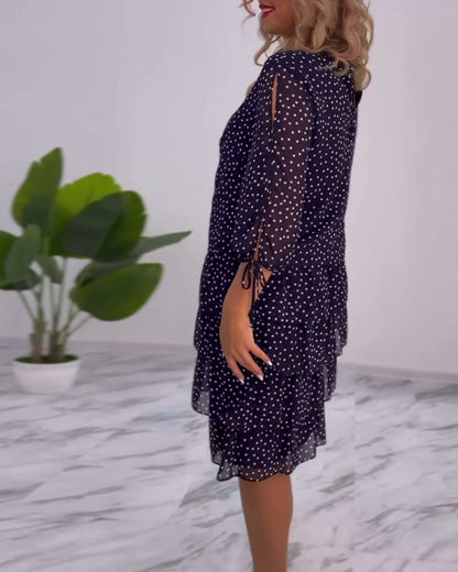 Carla | Elegantes Stufenkleid mit Punkten für festliche Anlässe
