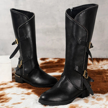 Kniehohe Stiefel mit metallischen Nieten, Patchwork-Riemen, Schnallen und runder Zehenform
