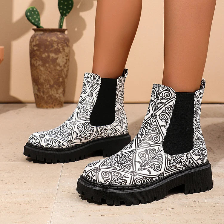 Mehrfarbige Patchwork-Stiefeletten mit robustem Absatz und runder Zehenpartie