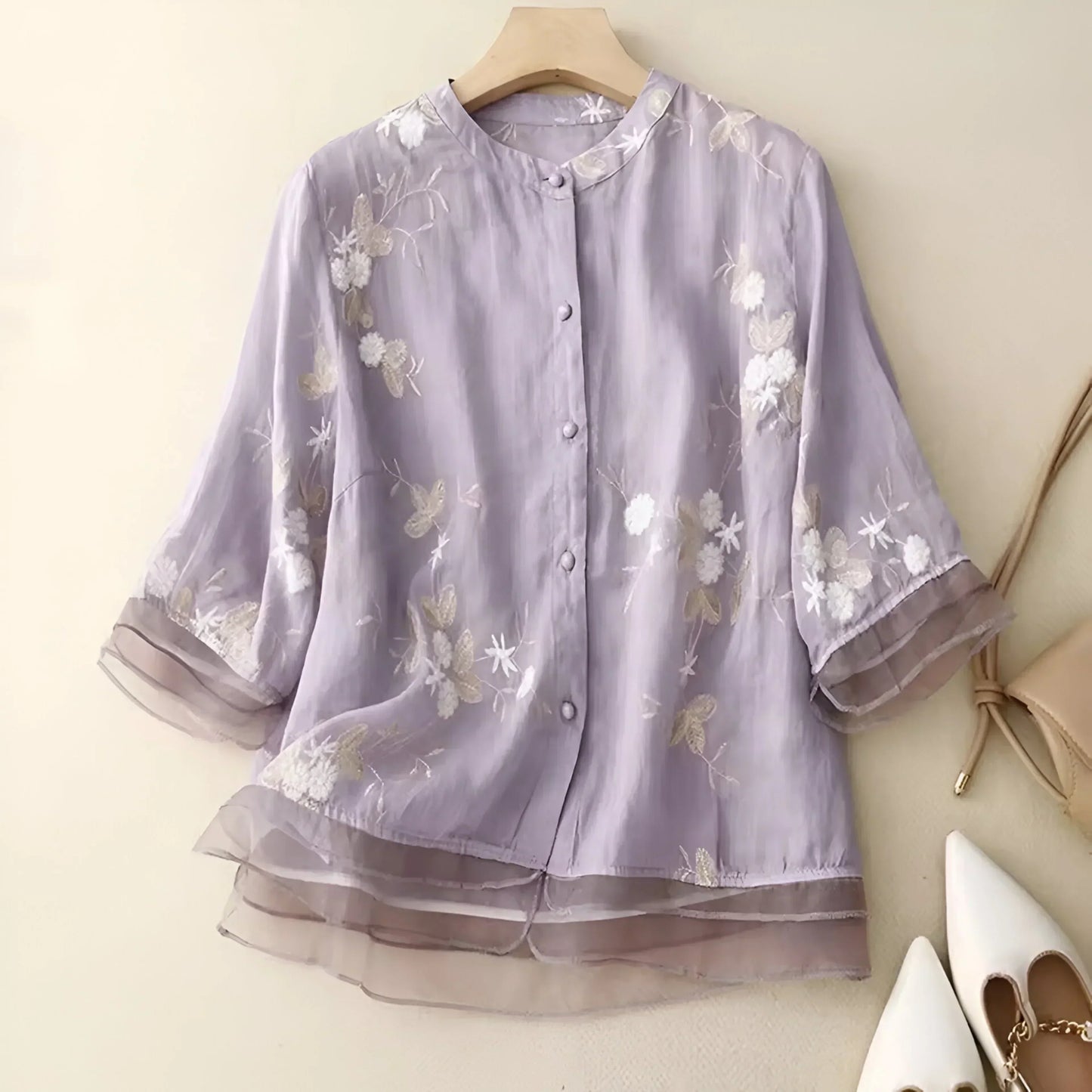Emily | Elegantes Baumwolltop mit kunstvoll gesticktem Blumenmotiv