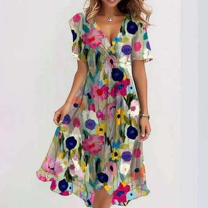 Elena | Leichtes Wickelkleid mit floralem Design