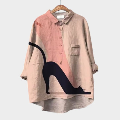 Gretel | Verspielte Bluse mit Katzenmuster und bequemer Passform