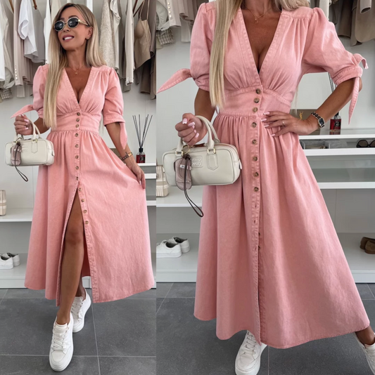 Ivanka | Funkelndes Denim-Kleid für einen zeitgemäßen Stil