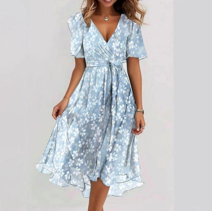 Elena | Leichtes Wickelkleid mit floralem Design