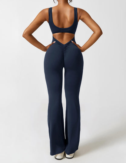 Manuela | Figurbetonender Jumpsuit mit ausgestelltem Bein