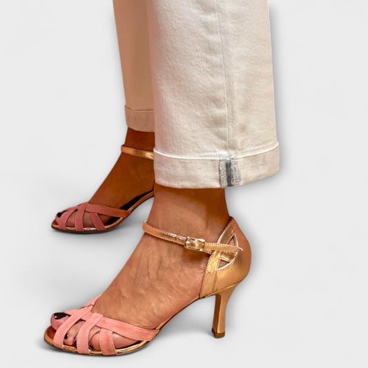 Calista – Eleganz in Gold und Rosa