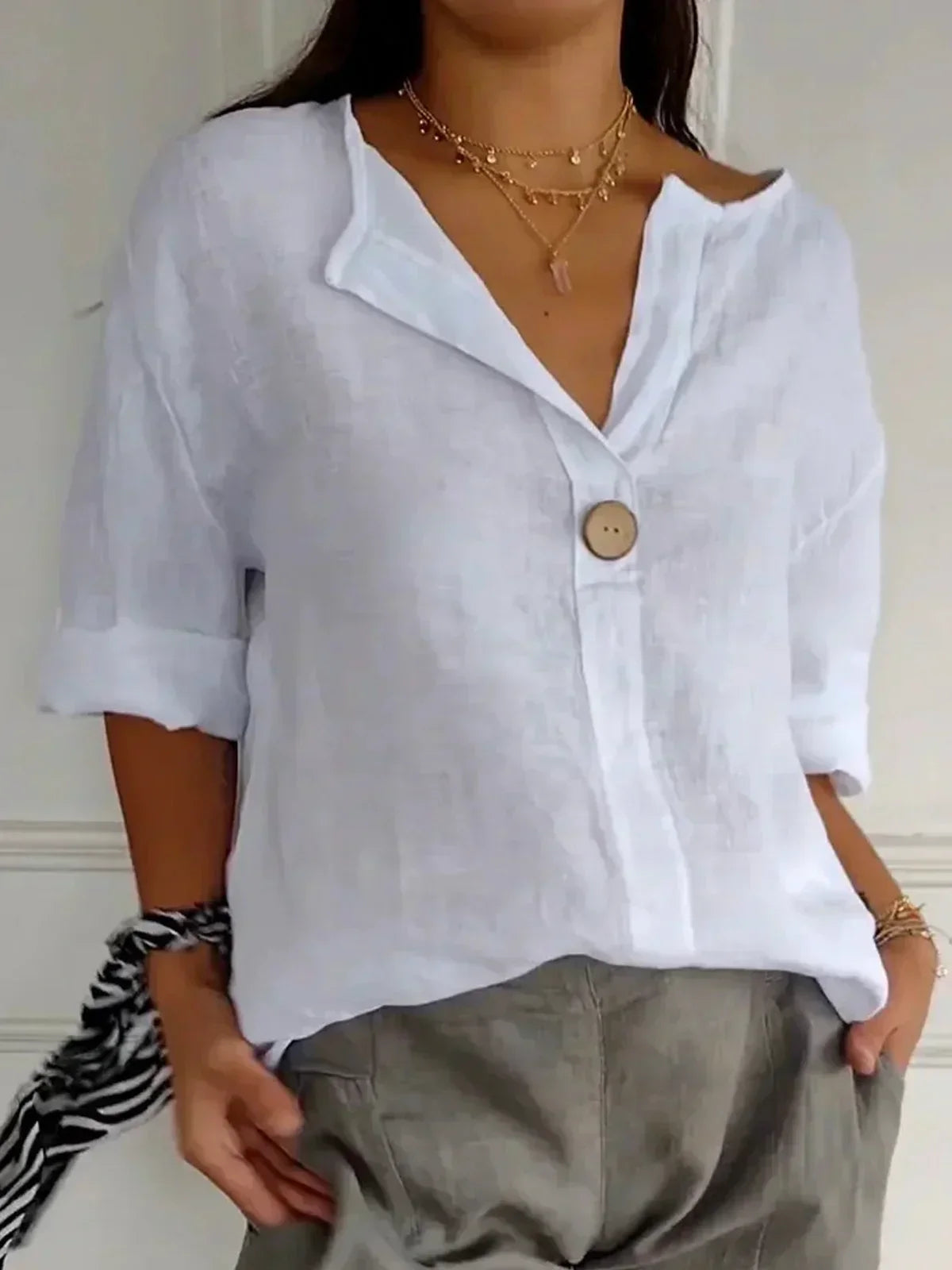 Freja | Legere V-Ausschnitt-Bluse für einen entspannten Stil