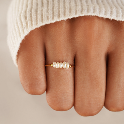 Grace | Schlichter Ring mit einer Süßwasserperle