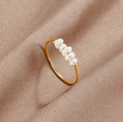 Grace | Schlichter Ring mit einer Süßwasserperle