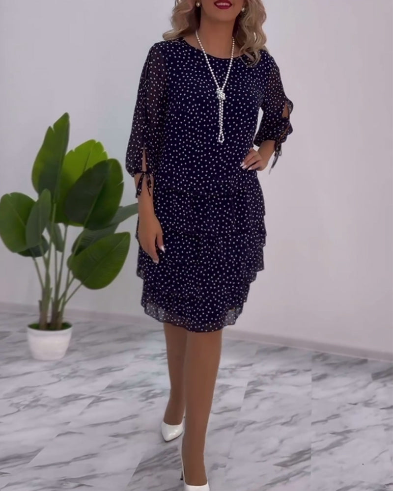 Carla | Elegantes Stufenkleid mit Punkten für festliche Anlässe