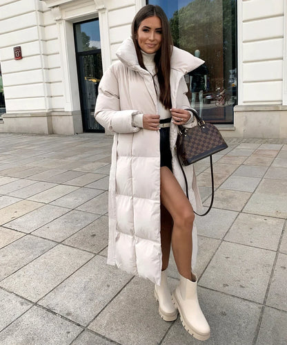 Mia | Elegante lange Pufferjacke mit Taillengürtel
