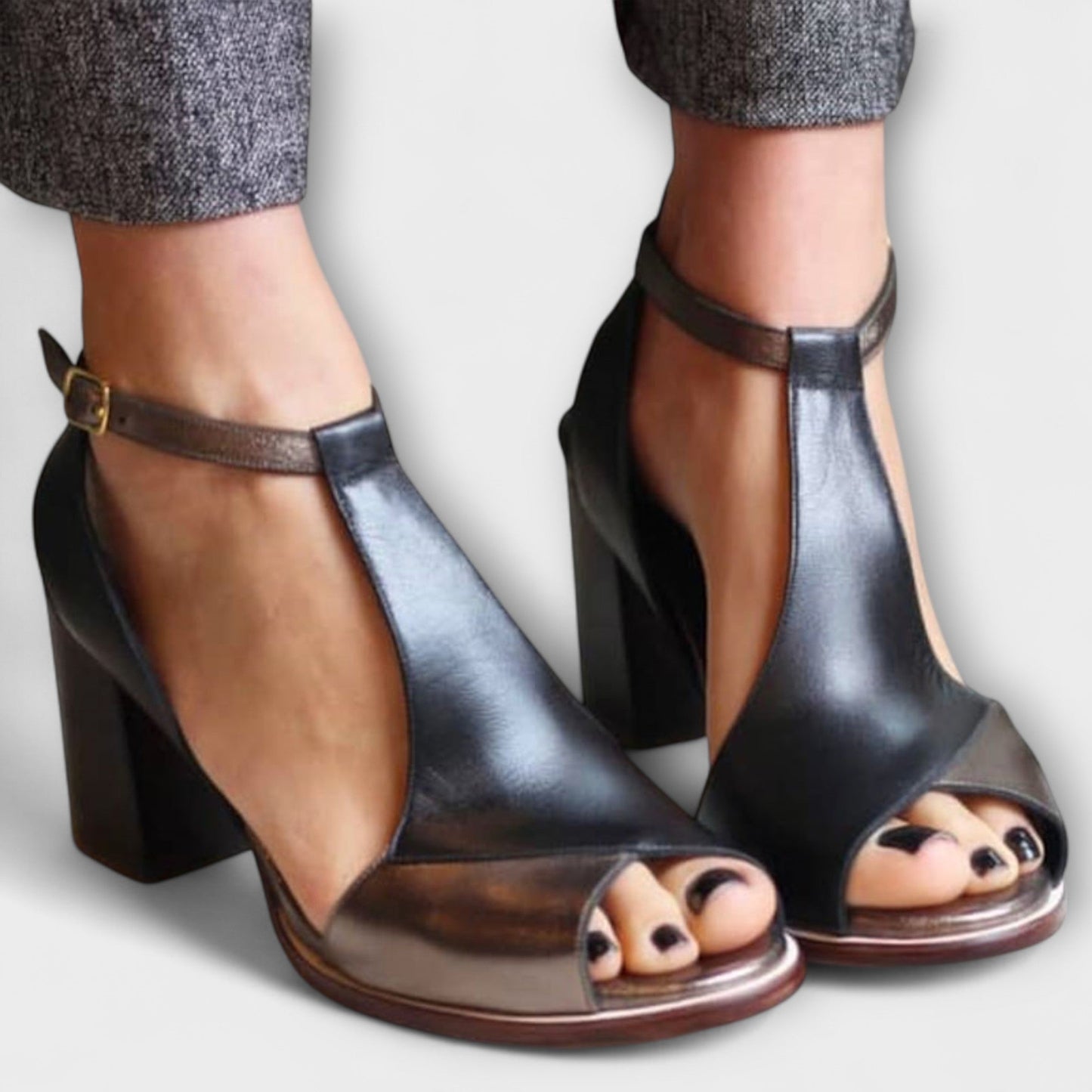 Nadaria – Komfortabler T-Strap Stil