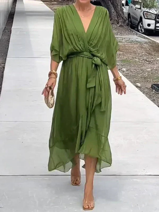Monica | Leichtes Kleid mit V-Ausschnitt und eleganter Silhouette