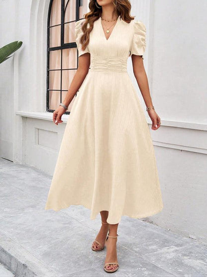 Andrea | Elegantes Midikleid mit stilvollem V-Ausschnitt