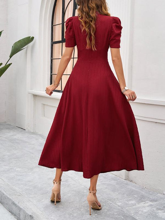 Andrea | Elegantes Midikleid mit stilvollem V-Ausschnitt