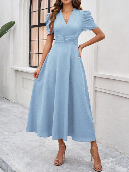 Andrea | Elegantes Midikleid mit stilvollem V-Ausschnitt