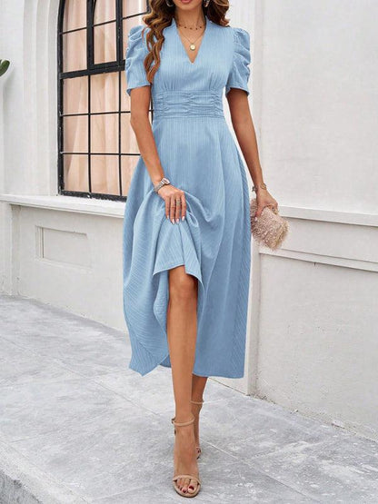 Andrea | Elegantes Midikleid mit stilvollem V-Ausschnitt