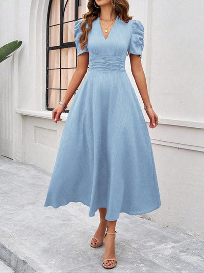 Andrea | Elegantes Midikleid mit stilvollem V-Ausschnitt