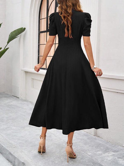 Andrea | Elegantes Midikleid mit stilvollem V-Ausschnitt