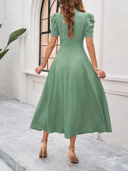 Andrea | Elegantes Midikleid mit stilvollem V-Ausschnitt