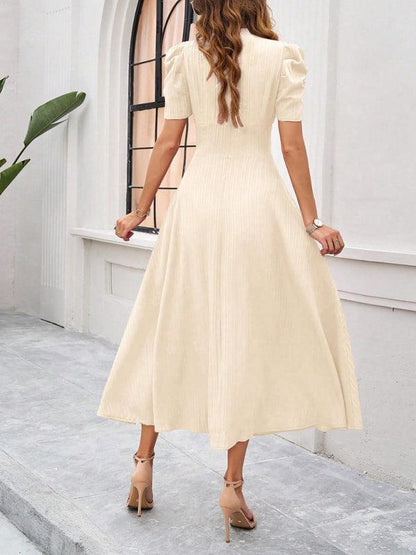 Andrea | Elegantes Midikleid mit stilvollem V-Ausschnitt