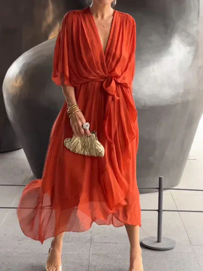 Monica | Leichtes Kleid mit V-Ausschnitt und eleganter Silhouette