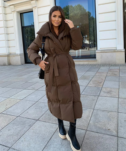 Mia | Elegante lange Pufferjacke mit Taillengürtel